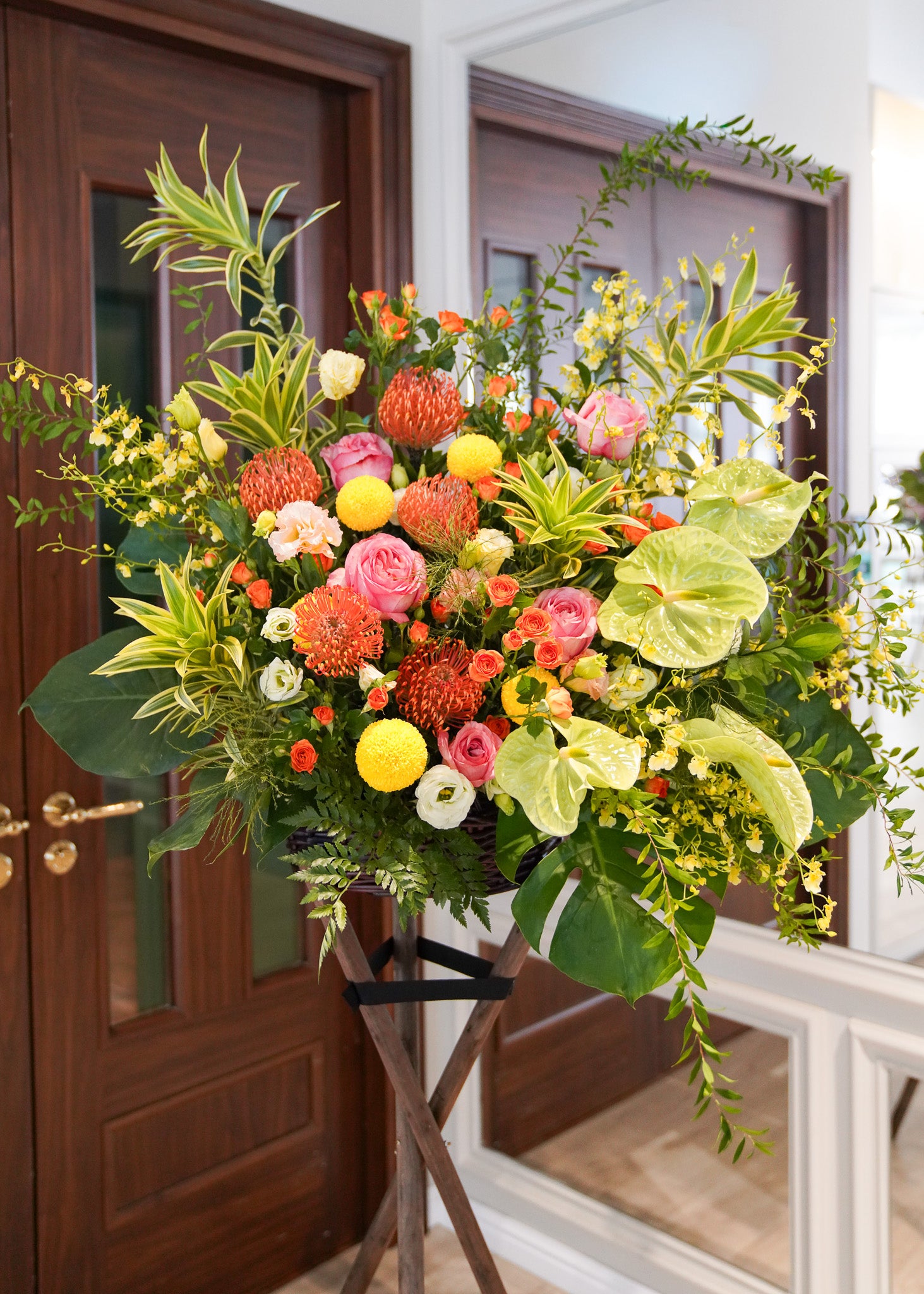 Opening Flower Stand -Yellow & Orange