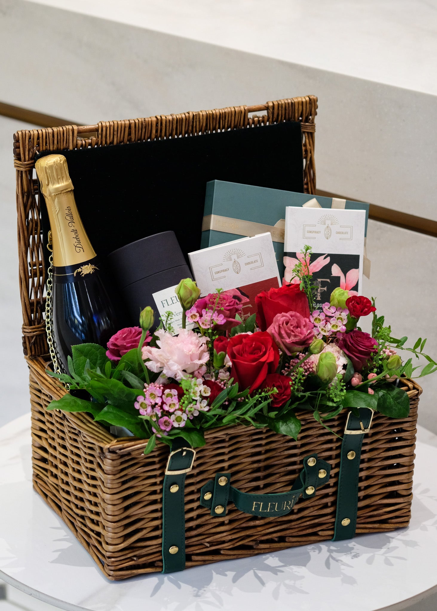 Fleuria Deluxe Gift Basket