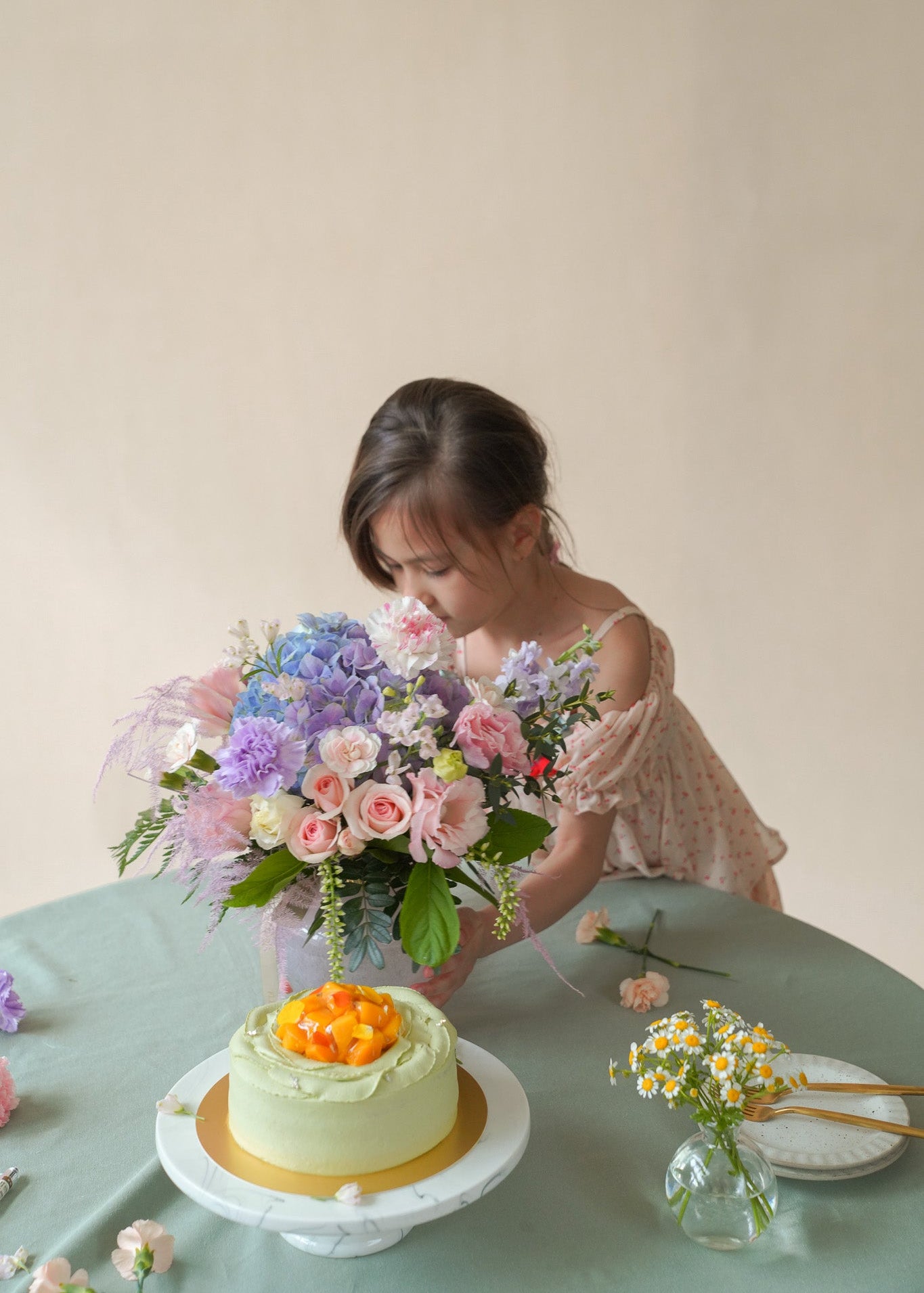 mother's day bouquet and cake Hong Kong flower delivery