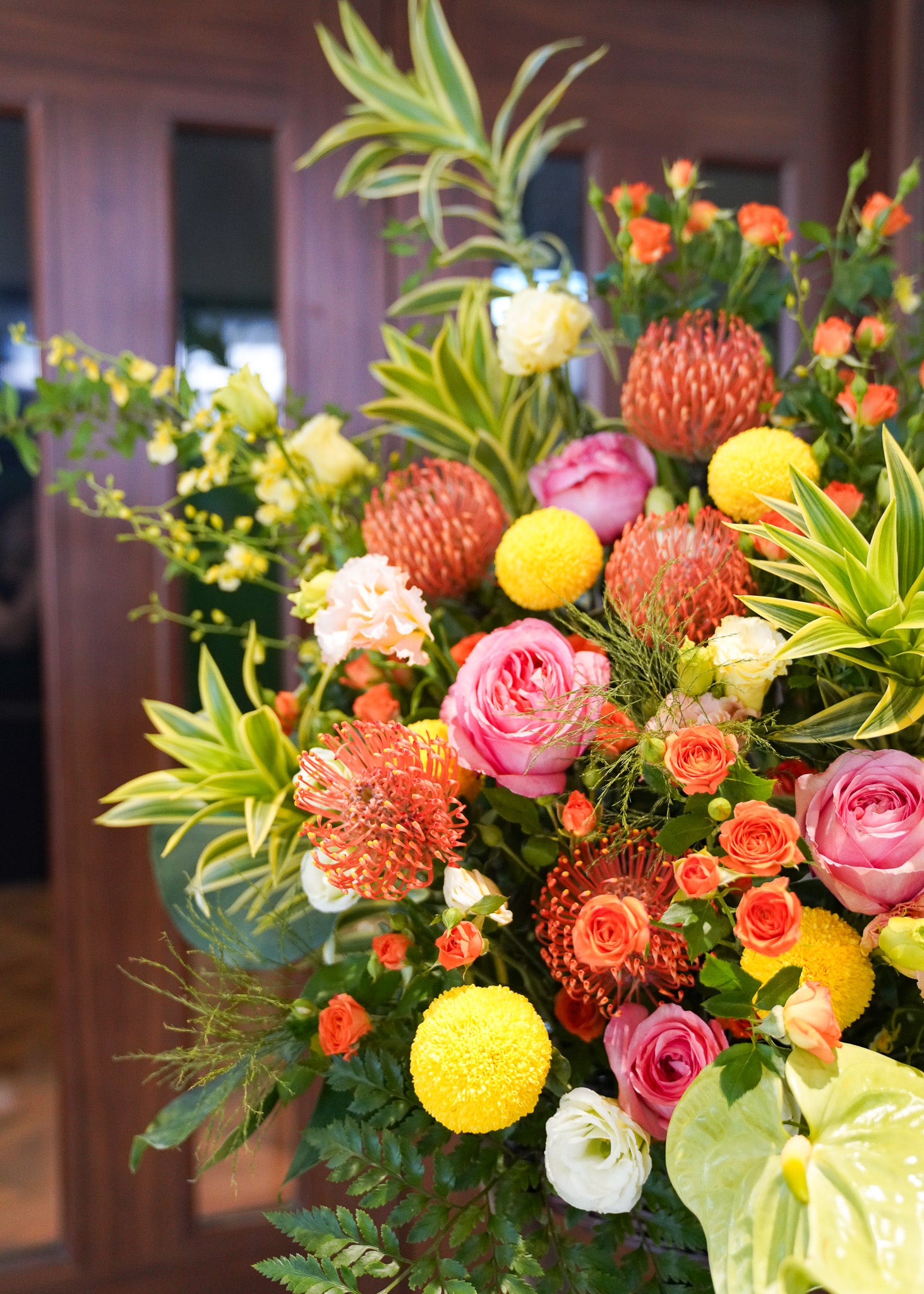 Opening Flower Stand -Yellow & Orange