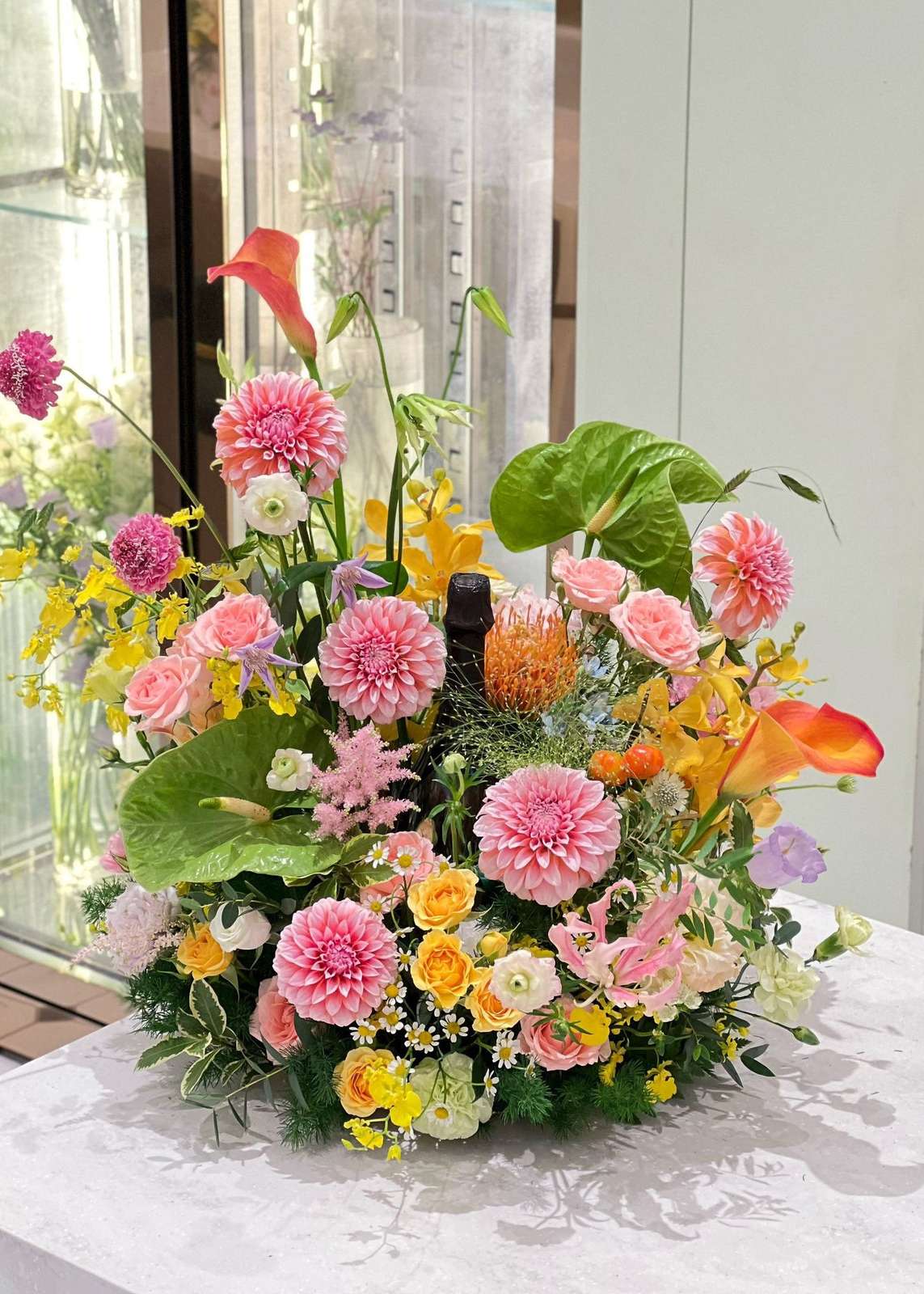 金色托盤花藝配香檳