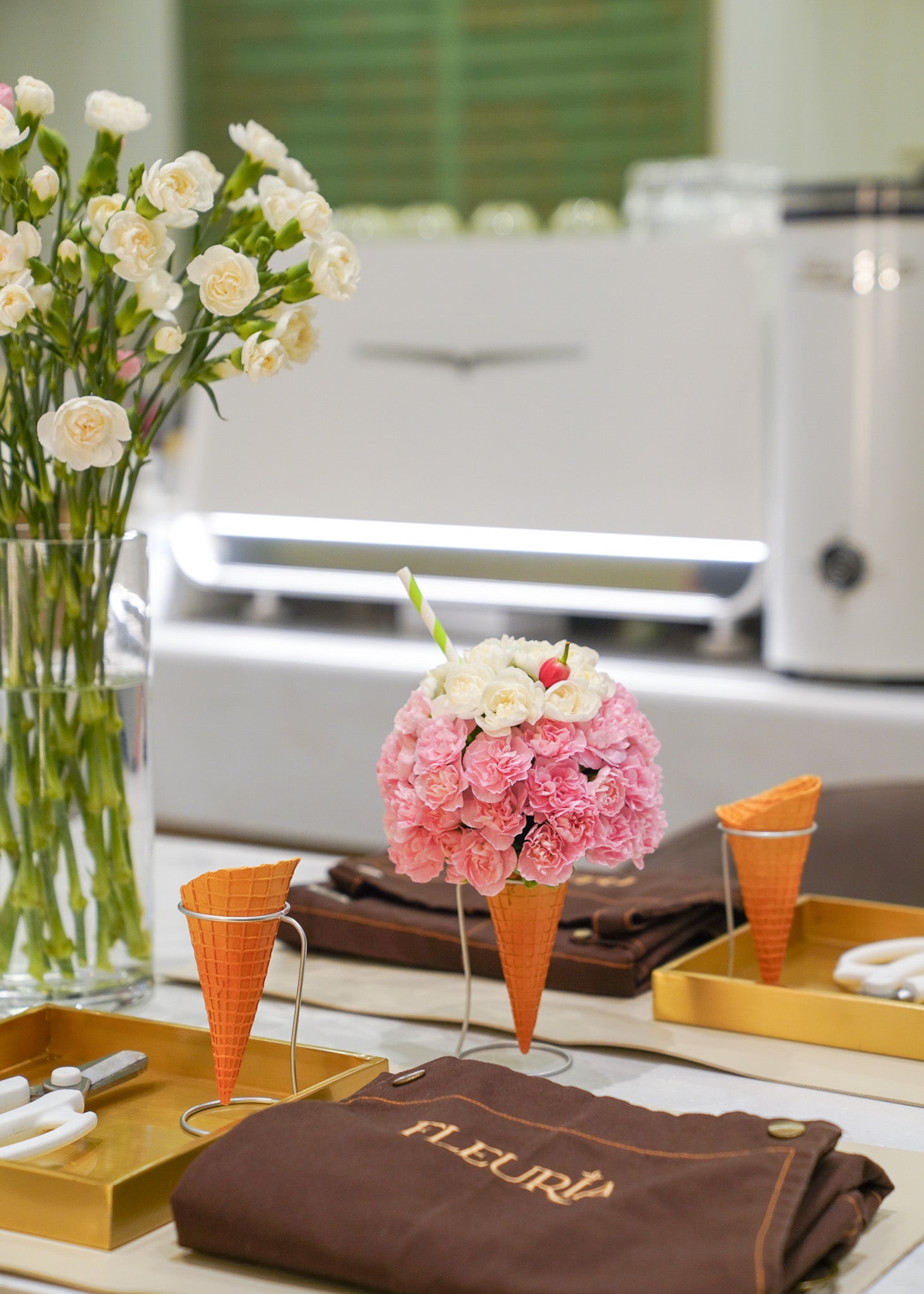“Strawberry & Vanilla Gelato” Flower Arrangement