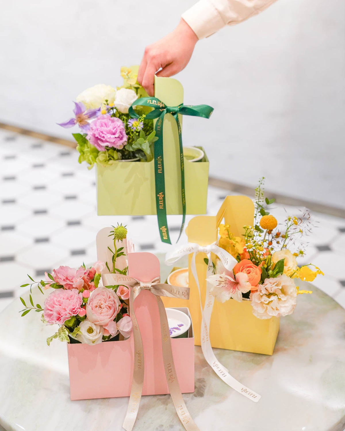 flower and coffee carriers fleuria 