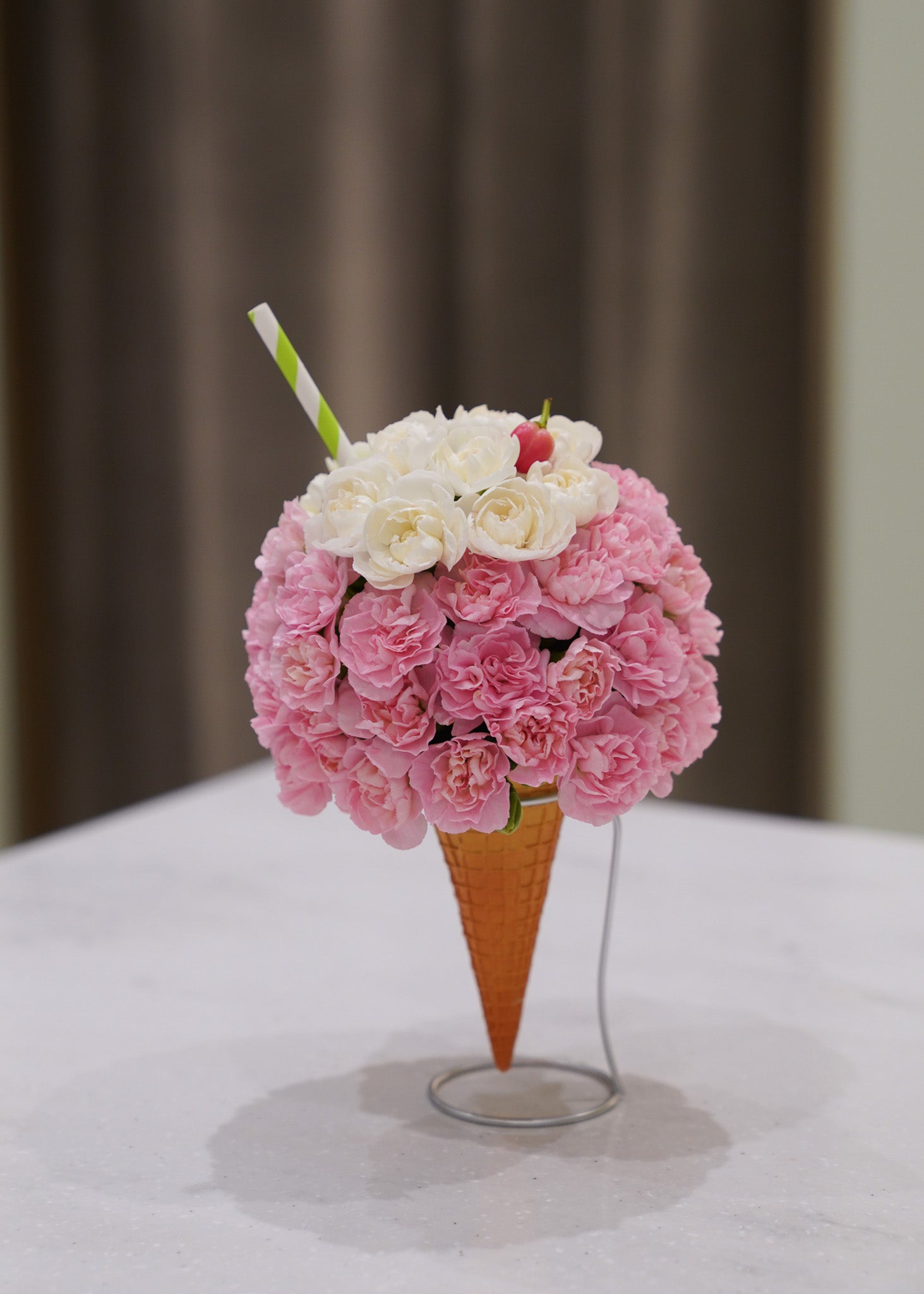 “Strawberry & Vanilla Gelato” Flower Arrangement