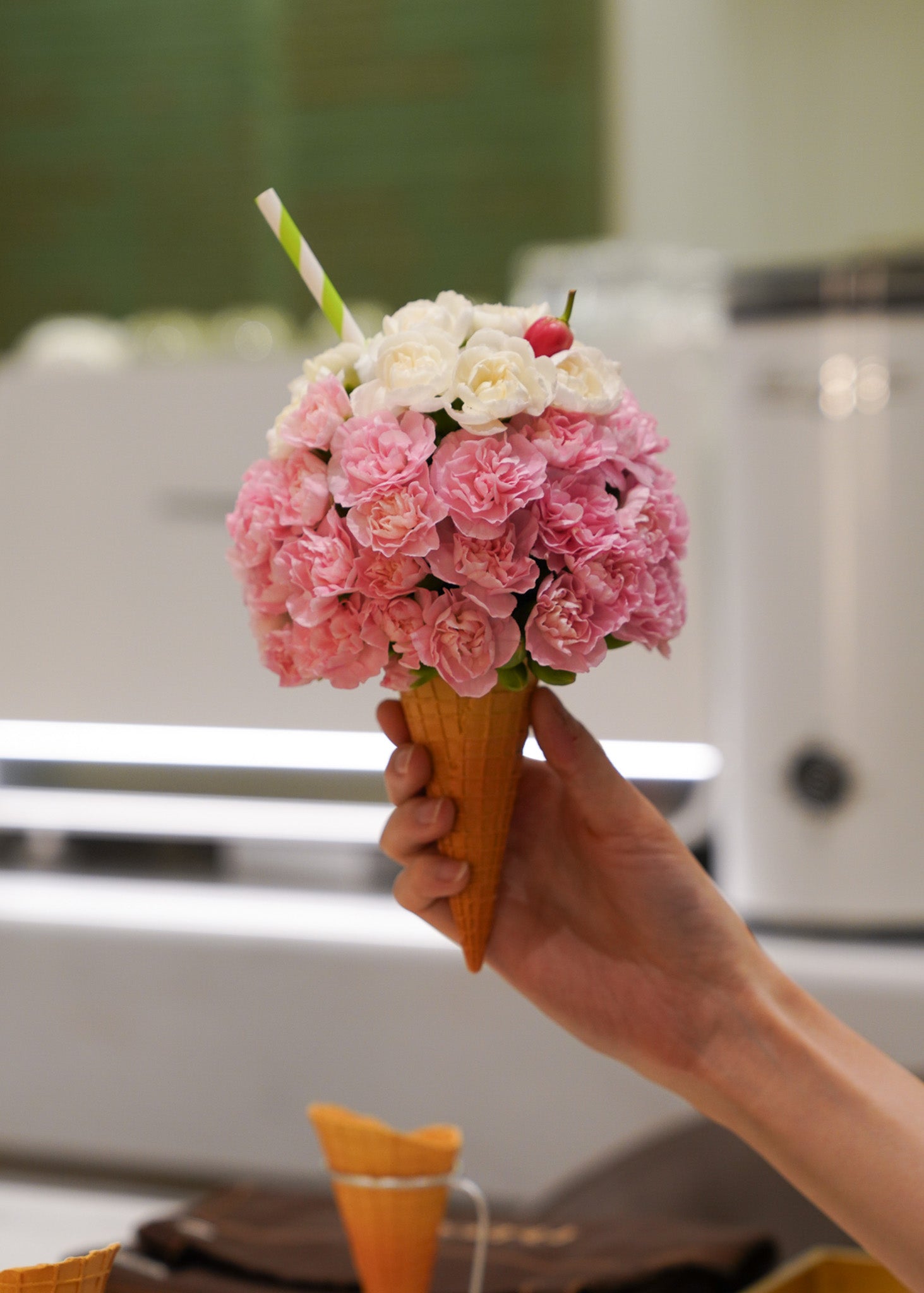 “Strawberry & Vanilla Gelato” Flower Arrangement